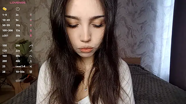 Qwami Amie online show from April 2026 06:29:02 AM