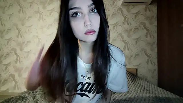 Qwami Amie online show from February 2026 04:18:02 PM