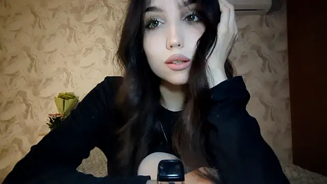 Qwami Amie online show from March 2026 02:24:02 PM