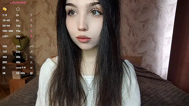 Qwami Amie online show from April 2026 11:50:02 AM