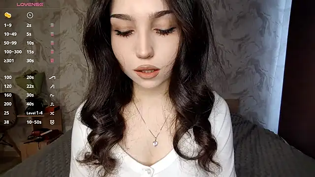 Qwami Amie online show from April 2026 06:47:02 AM