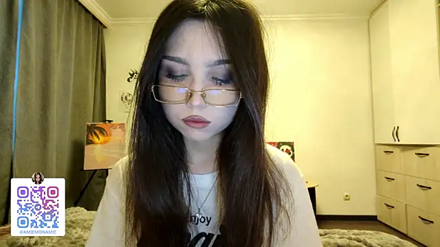 Qwami Amie online show from January 2026 04:52:01 AM