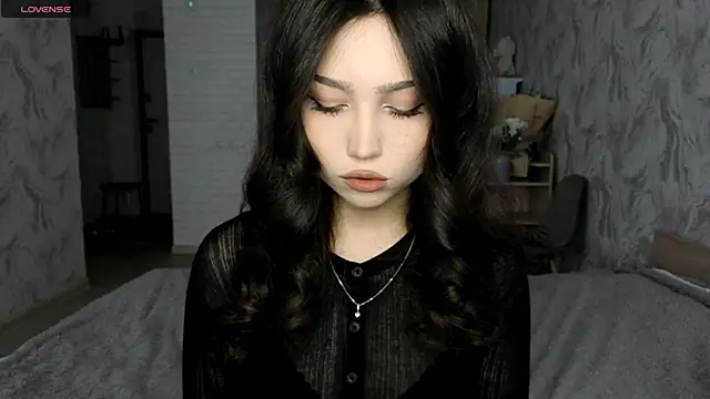 Qwami Amie online show from May 2026 07:51:01 AM