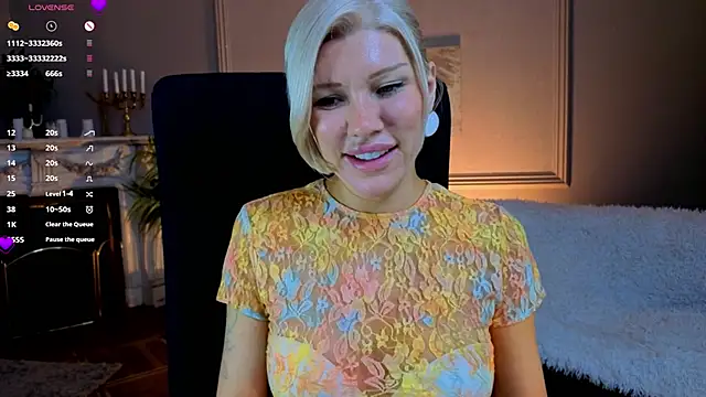 Snapshot of Lindsi_Luvviv chatting on June 2026 04:46:01 PM Lindsi Luvviv online show from June 2026 04:46:01 PM