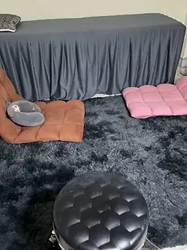 EmyNg online show from February 2026 04:18:01 PM