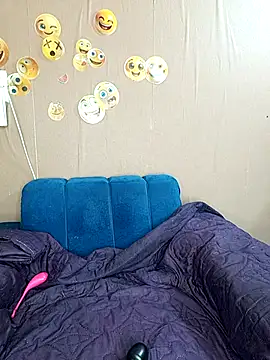 ChoklitBerryXX online show from April 2026 07:04:01 AM