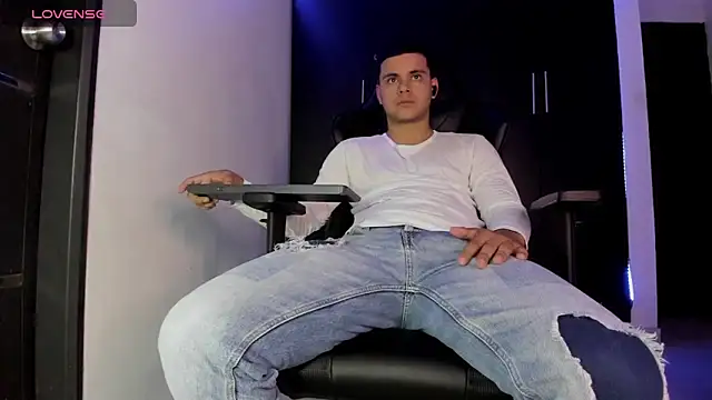 Liam Mateo online show from March 2026 12:43:01 AM