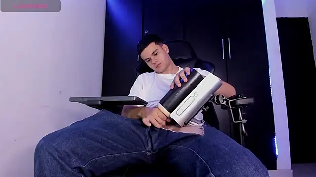 Liam Mateo online show from April 2026 05:14:02 AM