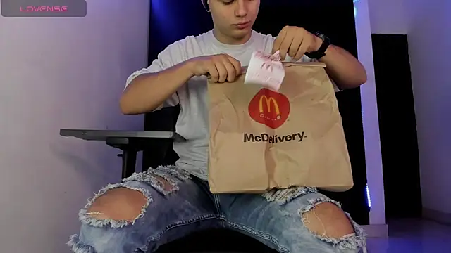 Liam Mateo online show from April 2026 05:25:01 AM