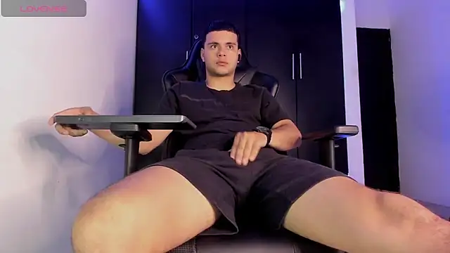 Liam Mateo online show from March 2026 12:53:02 AM