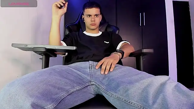 Liam Mateo online show from April 2026 10:29:01 AM