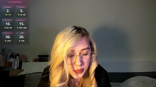 Snapshot of JessyyJ chatting on December 2025 08:14:01 PM JessyyJ online show from December 2025 08:14:01 PM