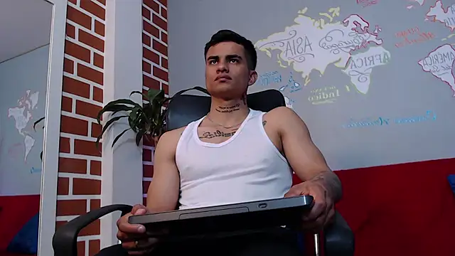 Snapshot of RyanGates_ chatting on December 2025 01:17:02 PM RyanGates online show from December 2025 01:17:02 PM