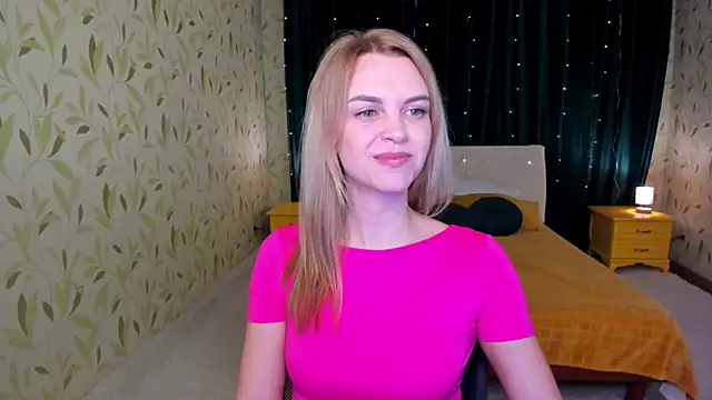 LunaFlinn online show from February 2026 04:32:01 AM