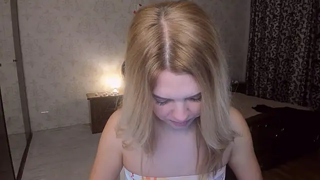 LunaFlinn online show from February 2026 04:34:02 AM