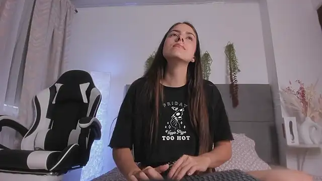 JulietaSnow online show from January 2026 06:44:02 PM