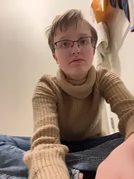 Lassie Cassie online show from December 2025 05:07:02 AM