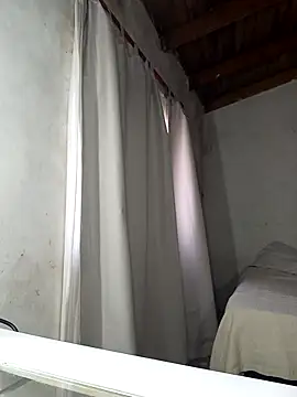 emmacurvyhot online show from May 2026 06:13:01 PM