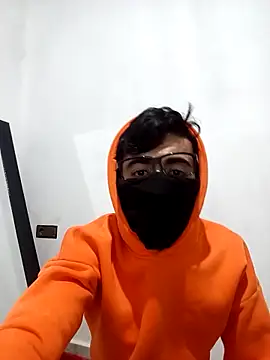 Aminosh online show from December 2025 08:25:01 PM