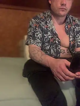 Snapshot of Ldnick69 chatting on April 2026 07:33:02 AM Ldnick69 online show from April 2026 07:33:02 AM