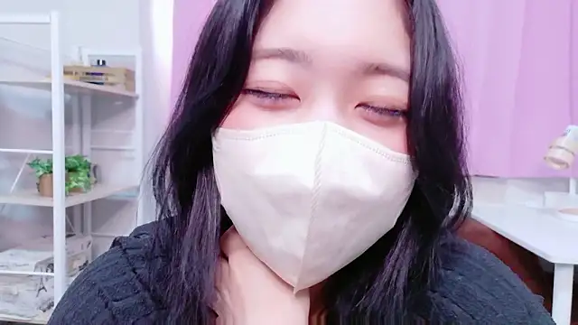 Ms-KARINA online show from May 2026 07:12:02 AM