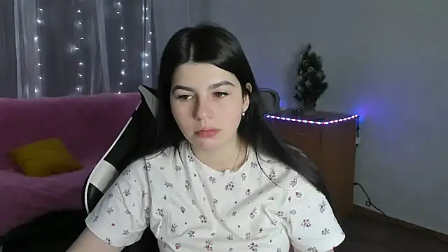 KisaModel online show from January 2026 01:12:02 AM