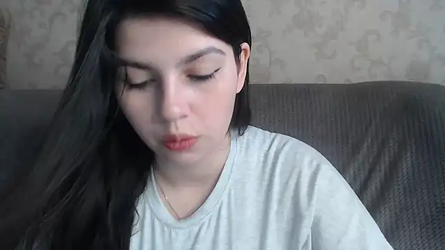 Snapshot of KisaModel chatting on July 2026 05:03:01 AM KisaModel online show from July 2026 05:03:01 AM