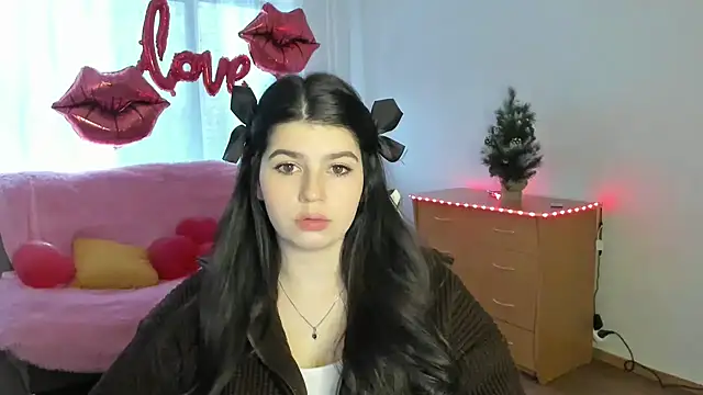 KisaModel online show from February 2026 07:51:01 AM