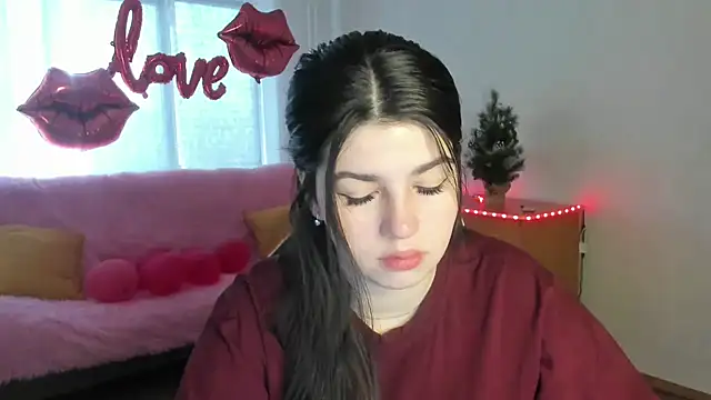 KisaModel online show from February 2026 07:55:01 AM