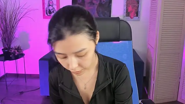 Snapshot of SirenMystiq chatting on January 2026 07:17:02 PM SirenMystiq online show from January 2026 07:17:02 PM