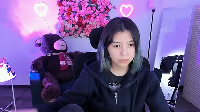 SirenMystiq online show from April 2026 07:07:01 PM