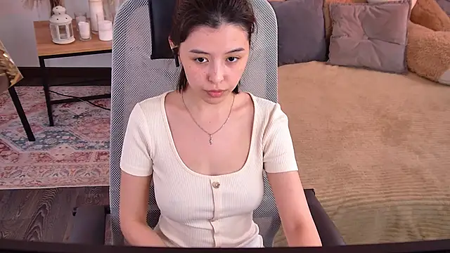 Snapshot of SirenMystiq chatting on June 2026 01:53:01 PM SirenMystiq online show from June 2026 01:53:01 PM