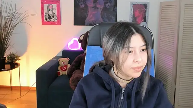 Snapshot of SirenMystiq chatting on December 2025 04:56:01 PM SirenMystiq online show from December 2025 04:56:01 PM