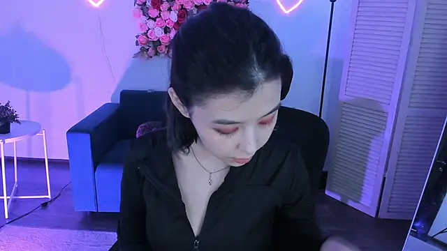 Snapshot of SirenMystiq chatting on May 2026 07:17:01 PM SirenMystiq online show from May 2026 07:17:01 PM