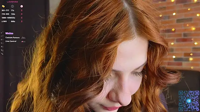 VelvetZephra online show from April 2026 03:05:01 PM