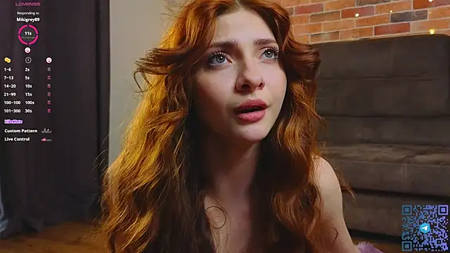 VelvetZephra online show from April 2026 07:58:02 PM