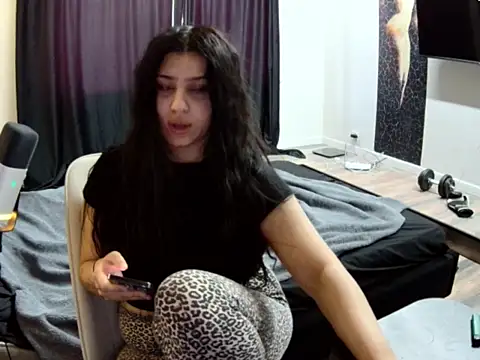 Snapshot of Nicole_Pars chatting on February 2026 01:12:01 PM Nicole Pars online show from February 2026 01:12:01 PM