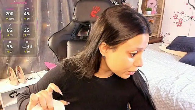 Snapshot of Nicole_Pars chatting on December 2025 07:24:02 AM Nicole Pars online show from December 2025 07:24:02 AM