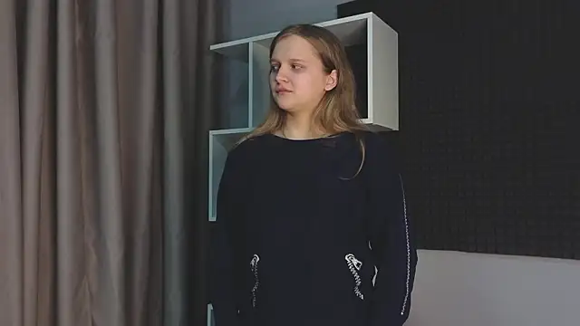 HazeElariel online show from March 2026 02:43:01 PM