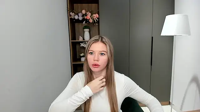 Snapshot of TowandaKaiser chatting on December 2025 03:24:02 AM TowandaKaiser online show from December 2025 03:24:02 AM