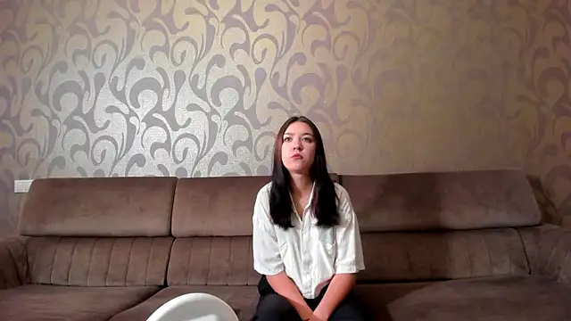 Snapshot of ReneeRehnert chatting on December 2025 06:39:03 AM ReneeRehnert online show from December 2025 06:39:03 AM