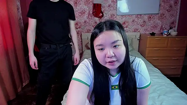 hungrybunny333 online show from December 2025 05:32:01 AM