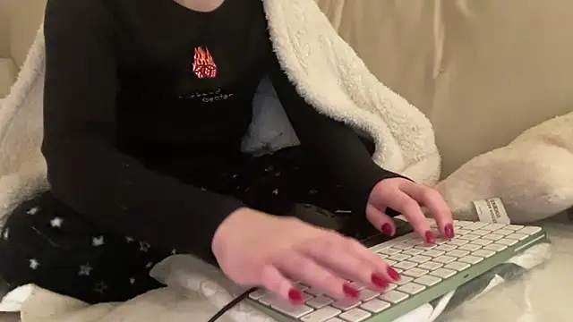 ijustturned18today online show from December 2025 09:59:01 PM