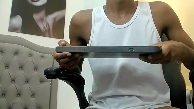 Snapshot of khris__evans chatting on February 2026 08:31:01 PM khris evans online show from February 2026 08:31:01 PM