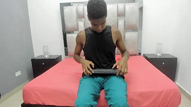 Snapshot of khris__evans chatting on April 2026 11:28:01 AM khris evans online show from April 2026 11:28:01 AM