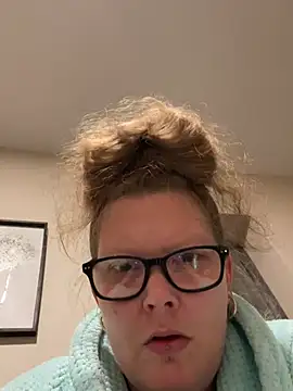 kissmyarch online show from January 2026 12:39:02 AM