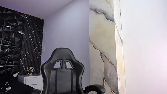 Snapshot of AriadnaLoren chatting on February 2026 04:58:02 AM AriadnaLoren online show from February 2026 04:58:02 AM