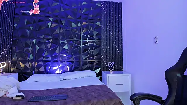 AriadnaLoren online show from April 2026 03:52:02 AM