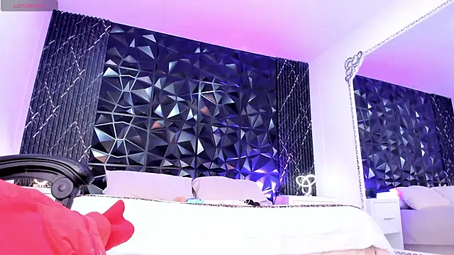 AriadnaLoren online show from April 2026 04:19:01 AM