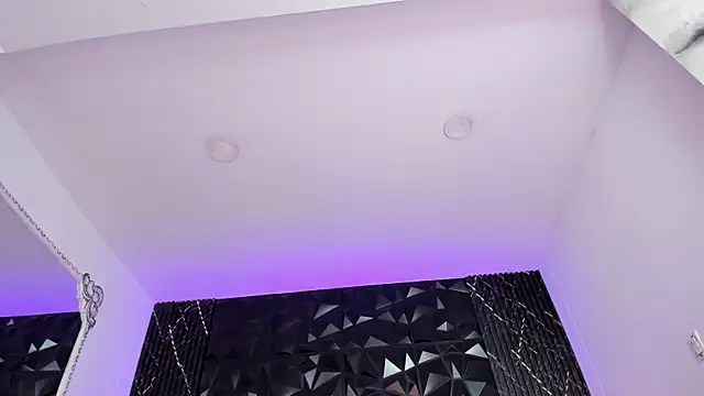 AriadnaLoren online show from April 2026 07:45:01 AM